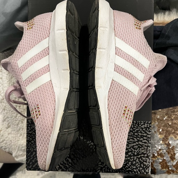 Adidas Swift Run mesh running shoes - Picture 6 of 8